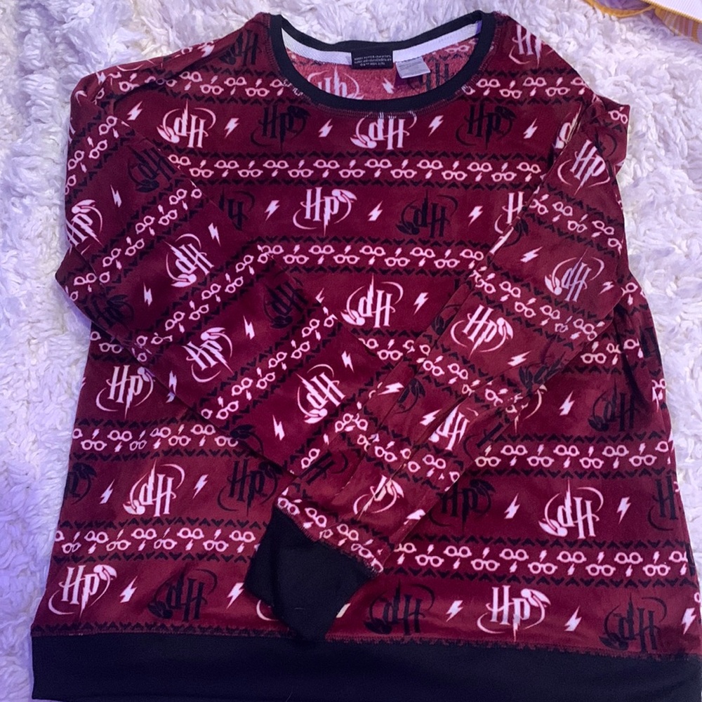 Harry Potter sleep shirt!